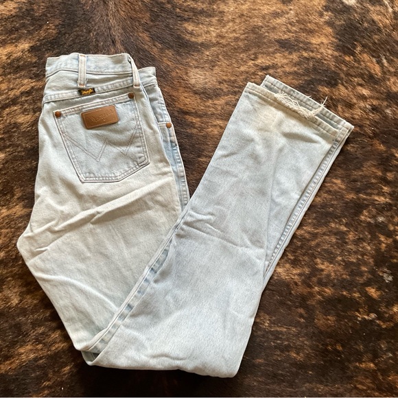 Wrangler Denim - Vintage Light Wash Wrangler Jeans